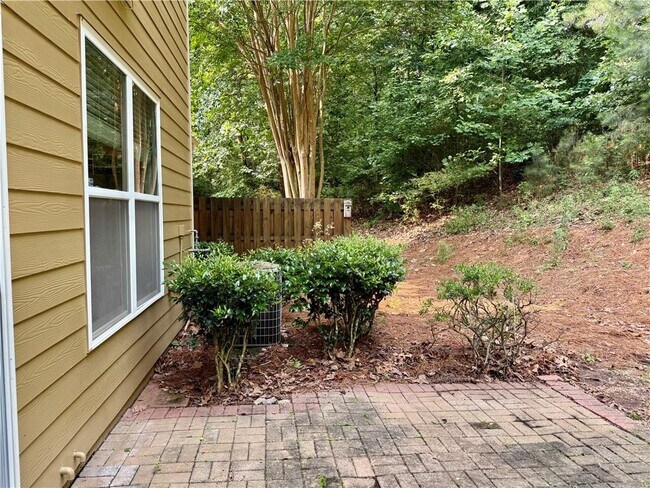 Building Photo - 484 Grayson Way