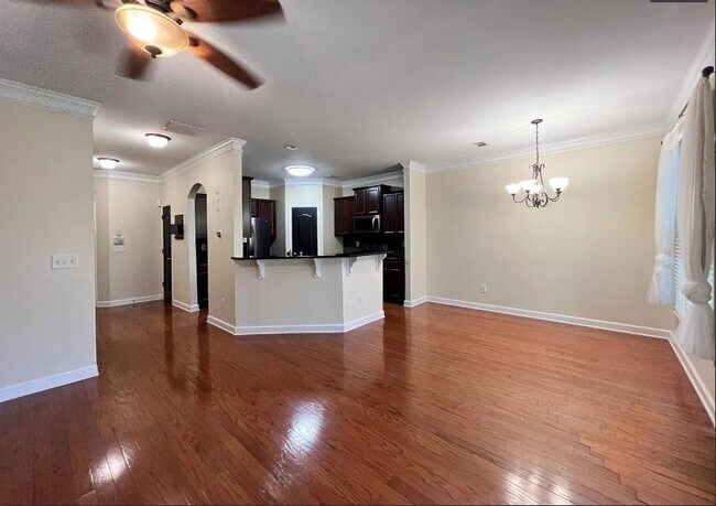 Building Photo - 1688 Oakbrook Lake Dr NW