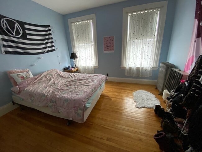 Building Photo - 1060 Beacon St