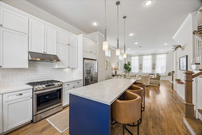 Building Photo - 1033 Ashland St