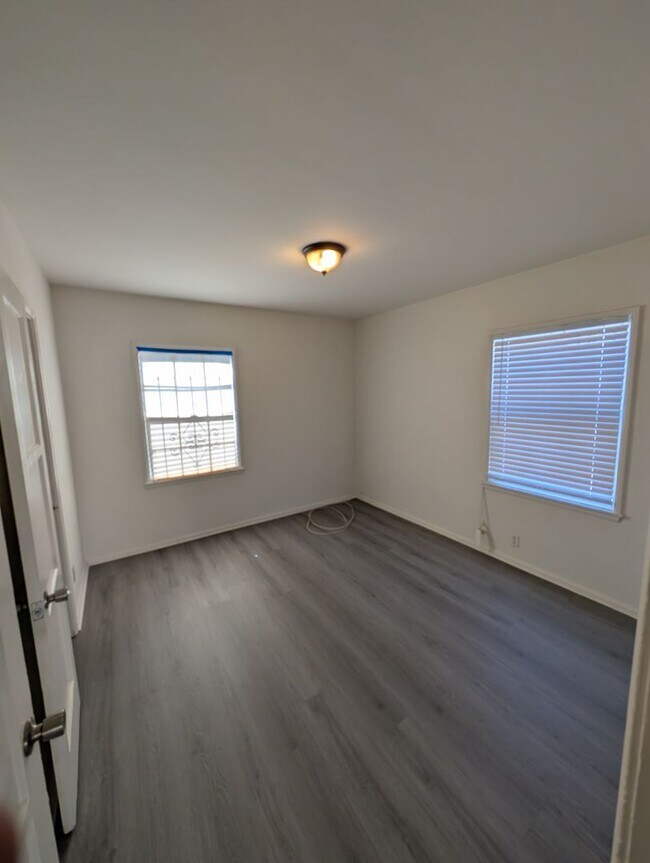Building Photo - 2783 W 27th St