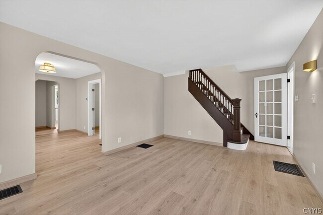Building Photo - 423 Wendell Terrace