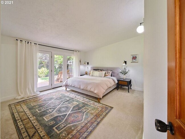 Building Photo - 1641 NW 31st Ave