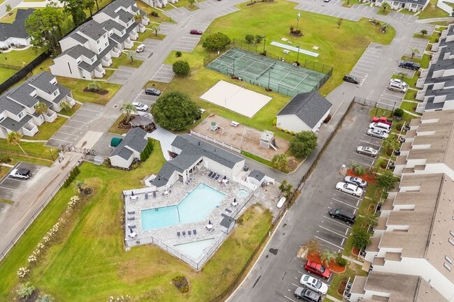 Building Photo - Now Allowing 1 small dog under 30Lbs - Spacious 2 bed/2 bath Deer Creek Villas-Surfside