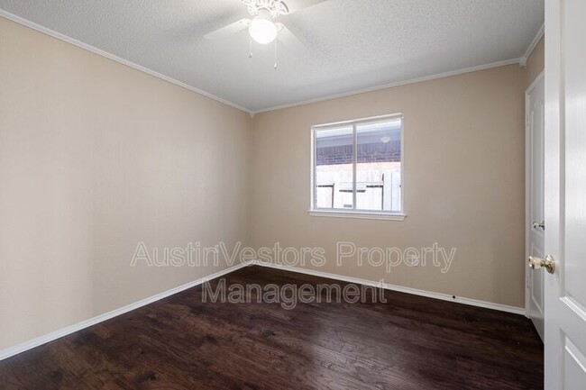 Building Photo - 1008 Chippewa