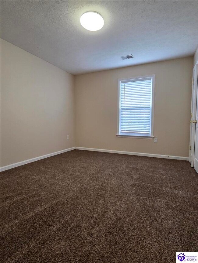 Building Photo - 104 Dante Ct