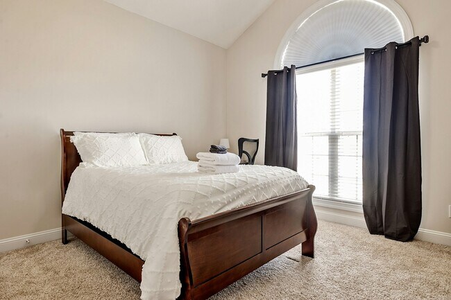 Building Photo - 523 Murray Fork Dr