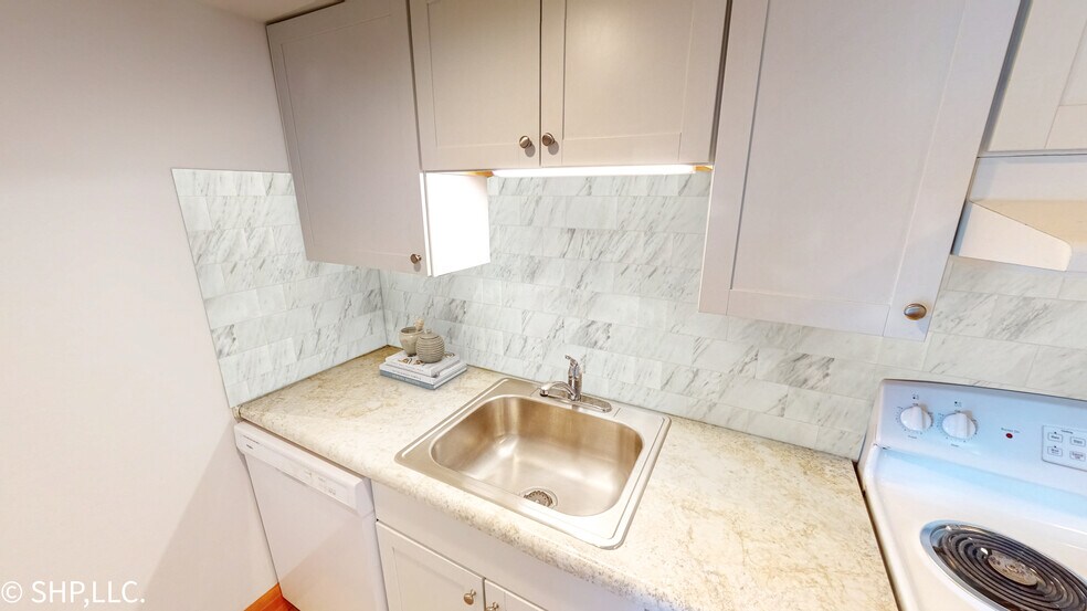 Building Photo - 115 W Lawrence Ave