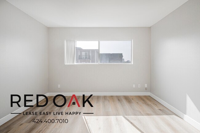 Building Photo - 6700 Franklin Pl