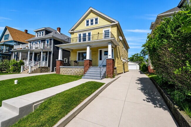 Building Photo - Furnished 4-Bedroom, 2-Bath Lower Unit in North Buffalo