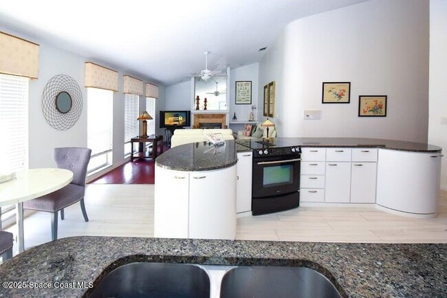 Building Photo - 101 Island Grove Dr