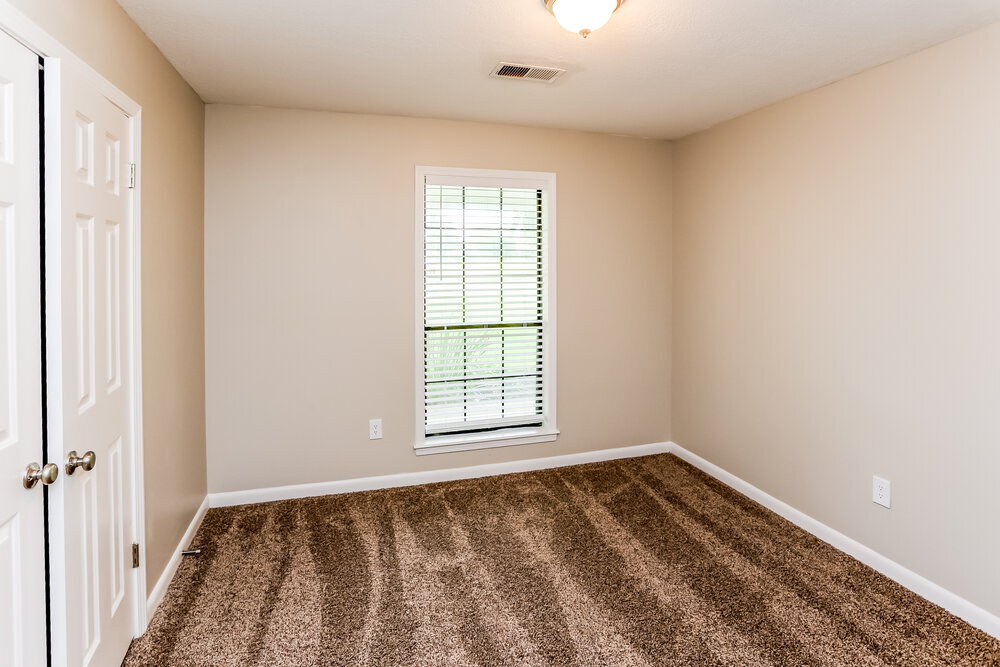 Building Photo - 7221 Blue Grass Rd