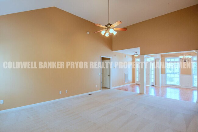 Building Photo - 6811 Neville Dr