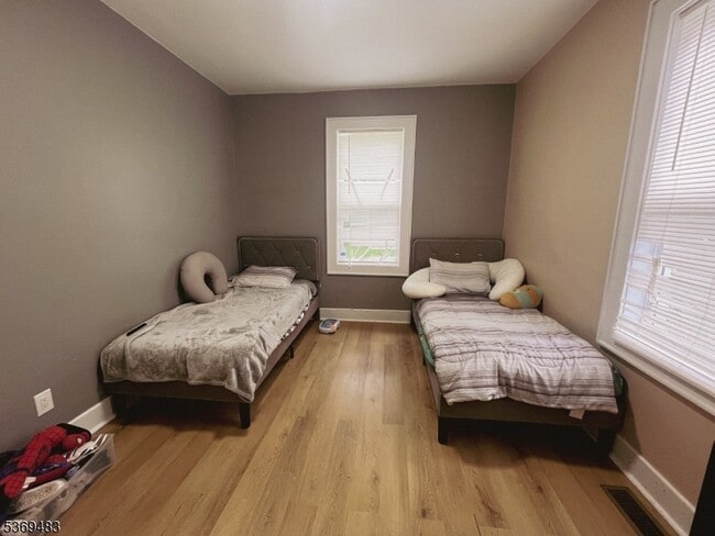 Building Photo - 128 Nesbit Terrace