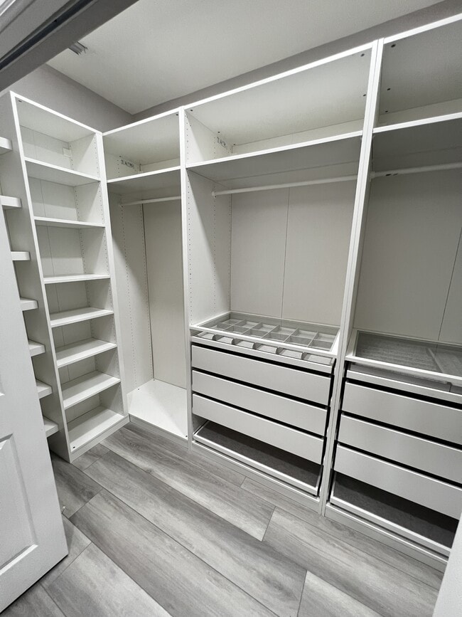 Building Photo - 14120 Reflection Lakes Dr