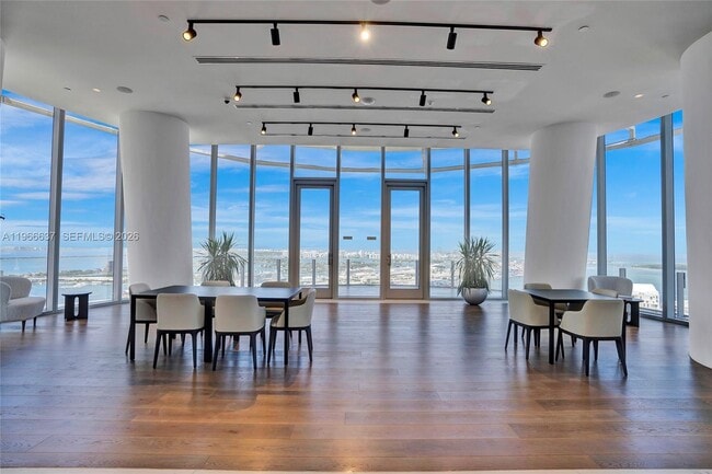 Building Photo - 300 Biscayne Blvd Way