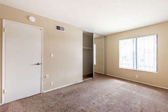 Building Photo - 861 Glencliff St