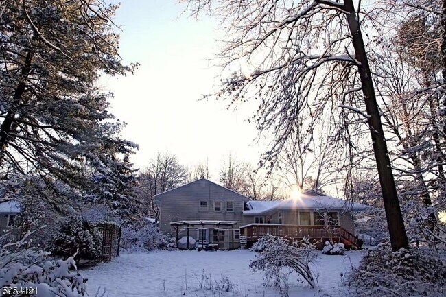Building Photo - 67 Riverbend Rd