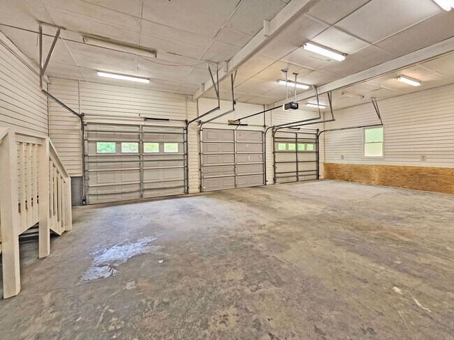Building Photo - COMING: Spacious East Cobb Cape Cod with Main-Level Primary Suite & 3-Car Garage