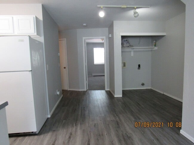 Building Photo - TWO-STORY CONDO IN RIFLE!