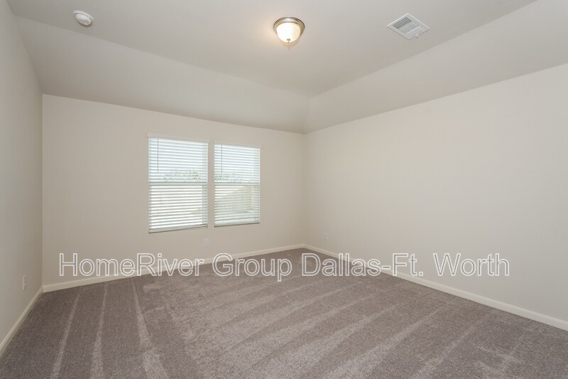 Building Photo - 605 Jameson