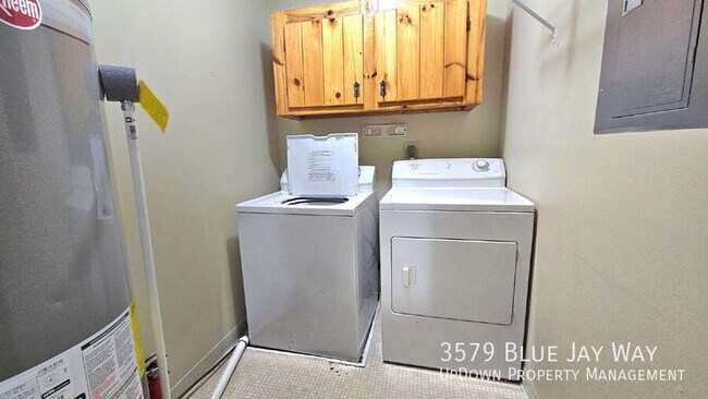 Building Photo - 3579 Blue Jay Way