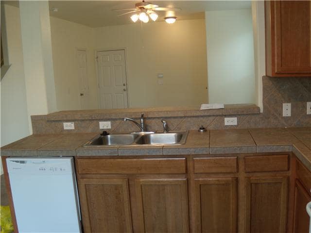 Building Photo - 2409 Allred Dr