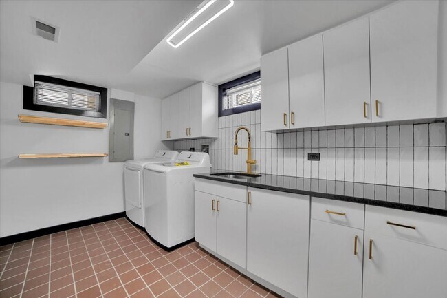 Building Photo - 4941 Montgomery Ave