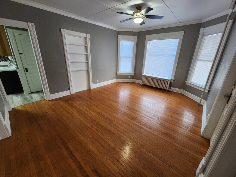 Living Room 3 - 207 N 6th St