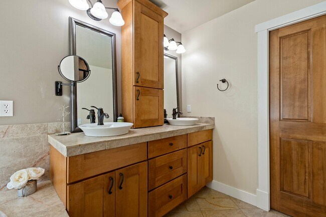 Building Photo - 37909 Theo Ln