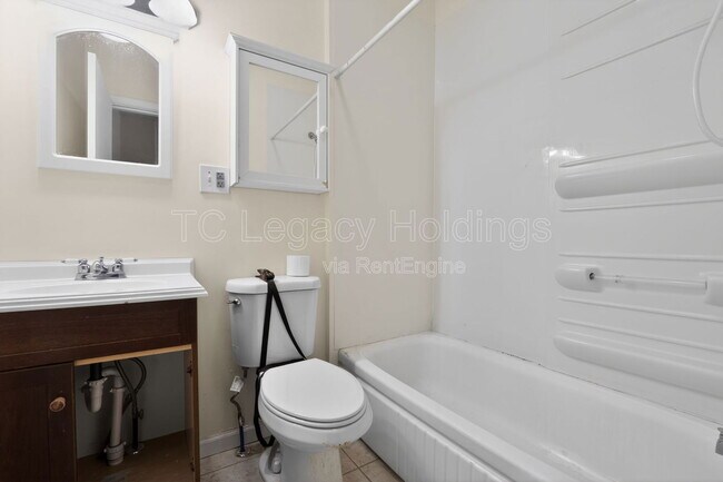 Building Photo - 388 Broaddus Ave