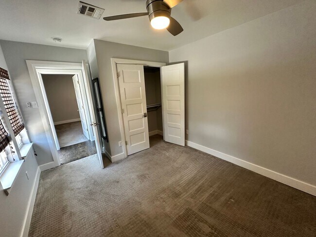 Building Photo - For Rent: Updated 3 Bed, 1.5 Bath Split-Le...