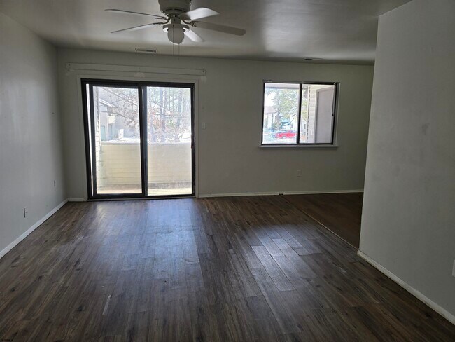 Building Photo - 2608 Woodlands Dr