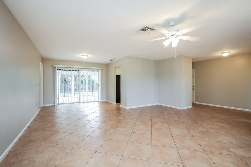 Building Photo - 349 Bay Meadows Dr