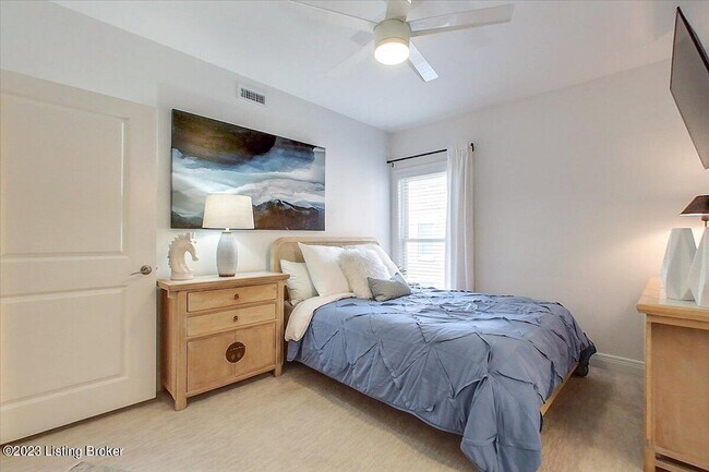 Building Photo - 10605 Meeting St