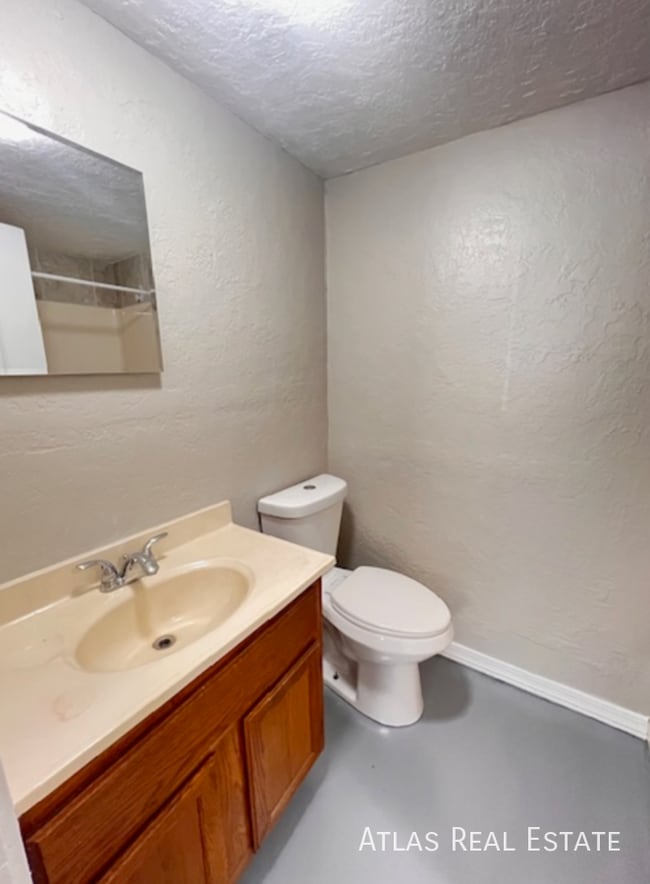 Building Photo - 1101 E Butler Dr