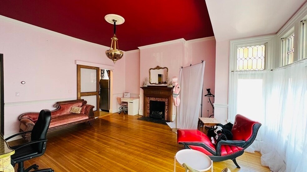 Building Photo - 351 Beacon St