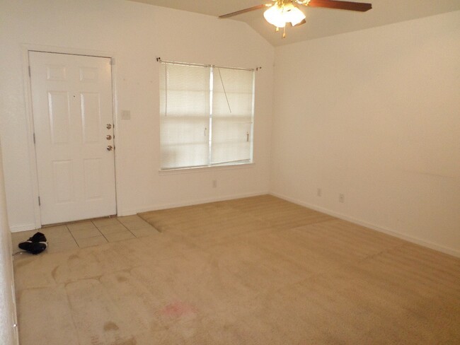 Building Photo - 1310 Chips Dr