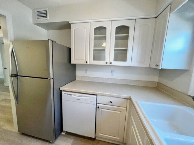 Building Photo - 2X2.5 -MOVE IN NOW! NEW LVP FLOORING ON 1ST FLOOR! NEW CARPET ON 2ND FLOOR! WATER VIEWS! CALL TOD...