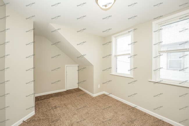 Building Photo - 3260 W 43rd St