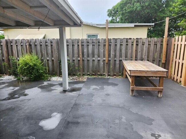 Building Photo - 5940 NW 13th St