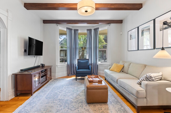 Building Photo - 3438 N Paulina St