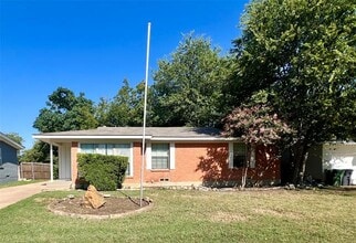 Building Photo - 1607 Herschel St