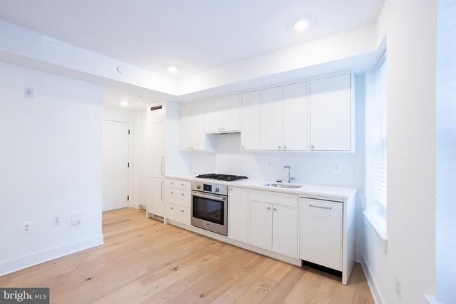 Building Photo - 2869 28th St NW
