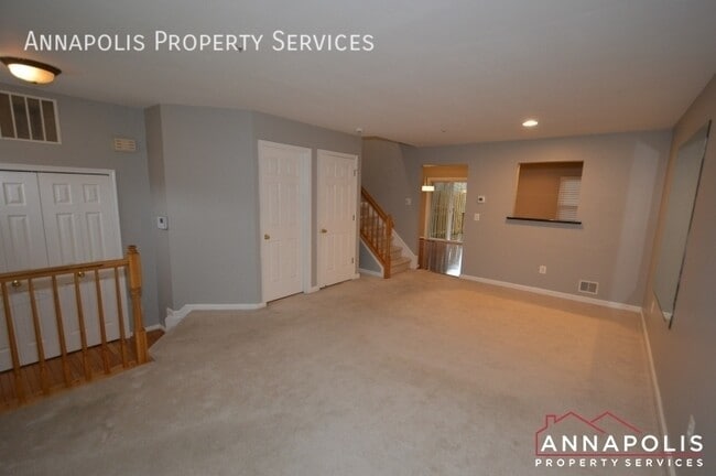 Building Photo - 546 Francis Nicholson Way