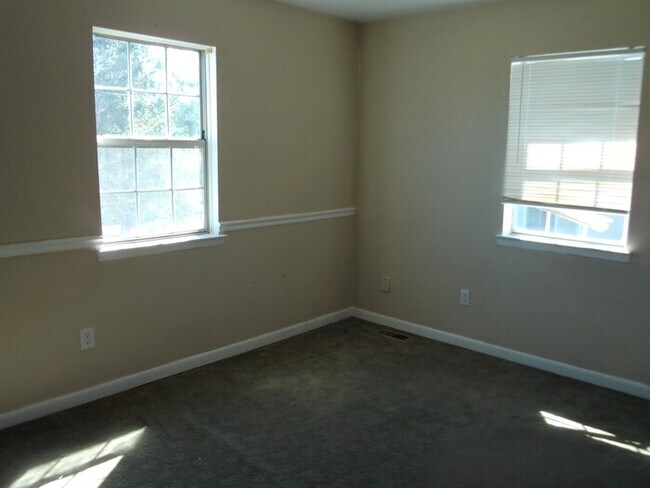 Building Photo - 37085 Brynford Dr
