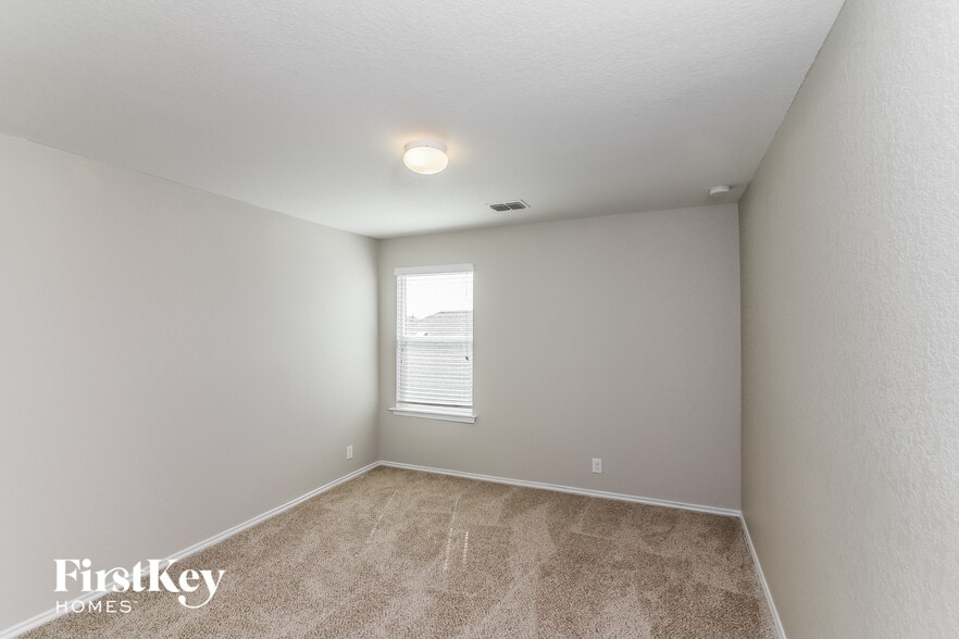 Building Photo - 15143 Cinnamon Teal