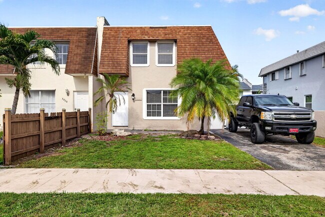 Building Photo - 5424 SW 44th Terrace