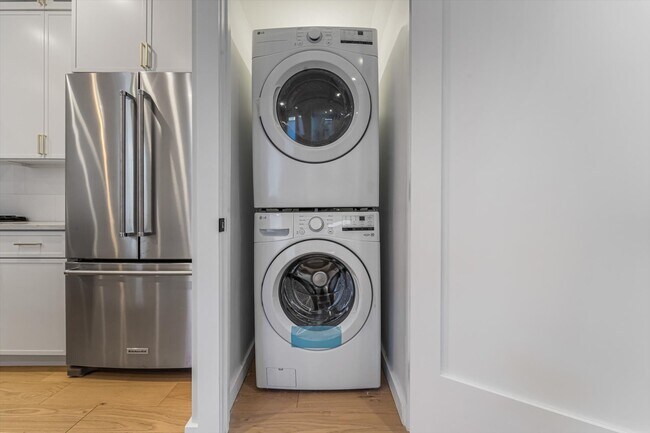 Building Photo - 36-34 11th St