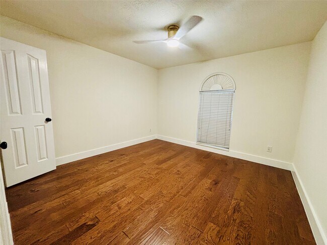 Building Photo - 3405 Kleberg Ct
